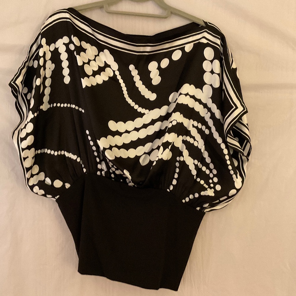 Blouse black and white boat neck open sleeve size L